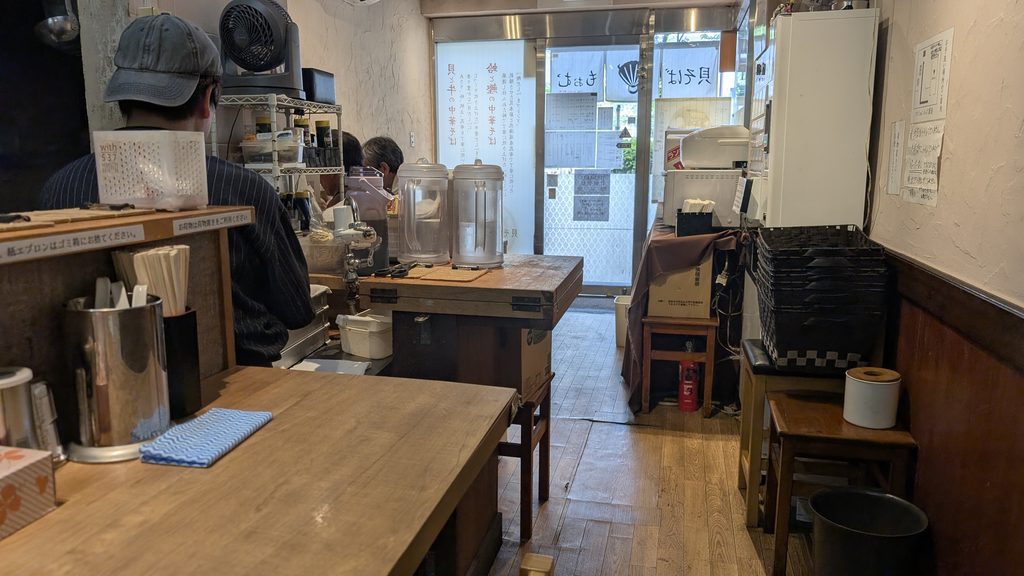 kaisoba moomu tamachi ramen restaurant interior